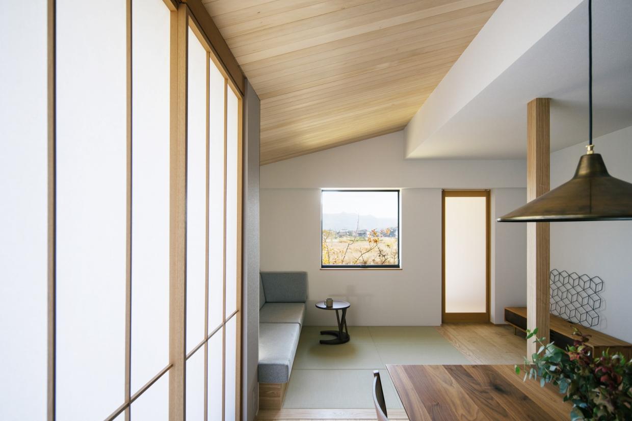 shoji-and-tatami-living-room.jpg