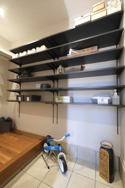 1724464761-400x600.jpg