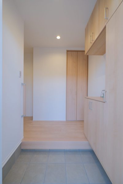1761352657-400x600.jpg