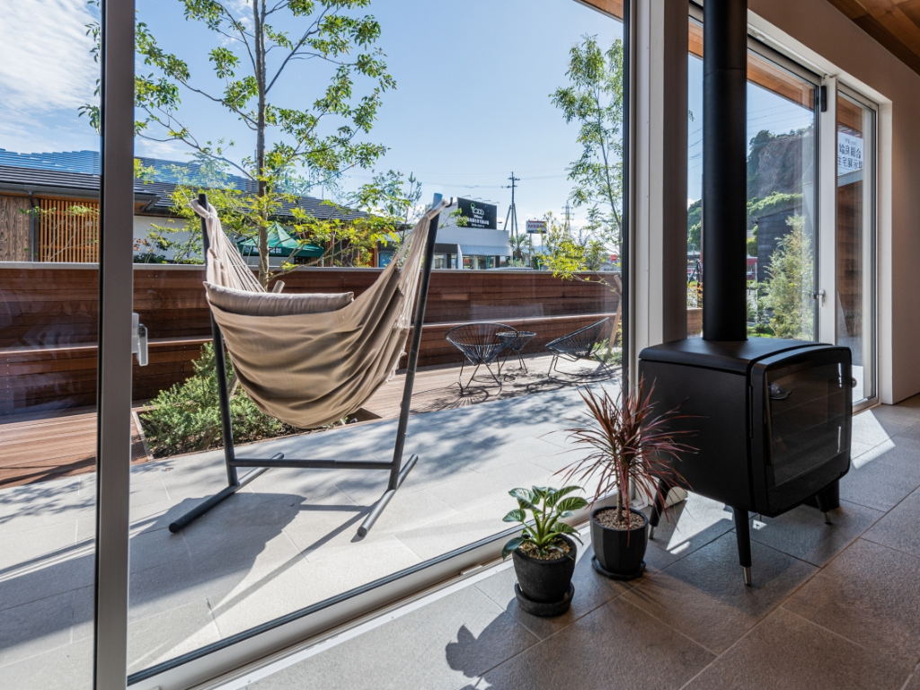 平屋 薪ストーブ 土間 アイフルホーム (3).png