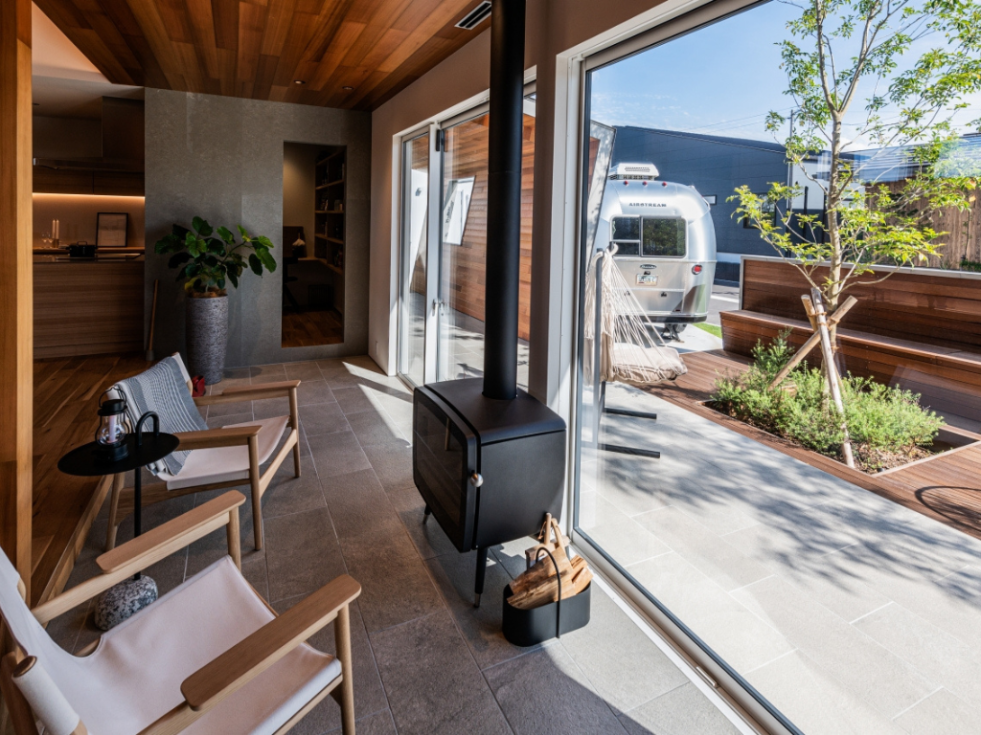 平屋 薪ストーブ 土間 アイフルホーム (1).png