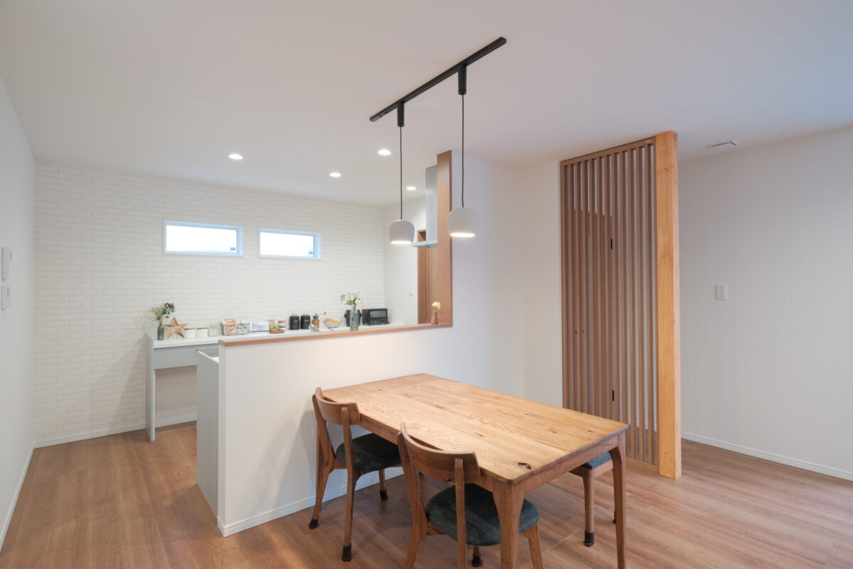 のびやかリビング&書斎付き3LDK～駐車3台×2Fバルコニーのある家