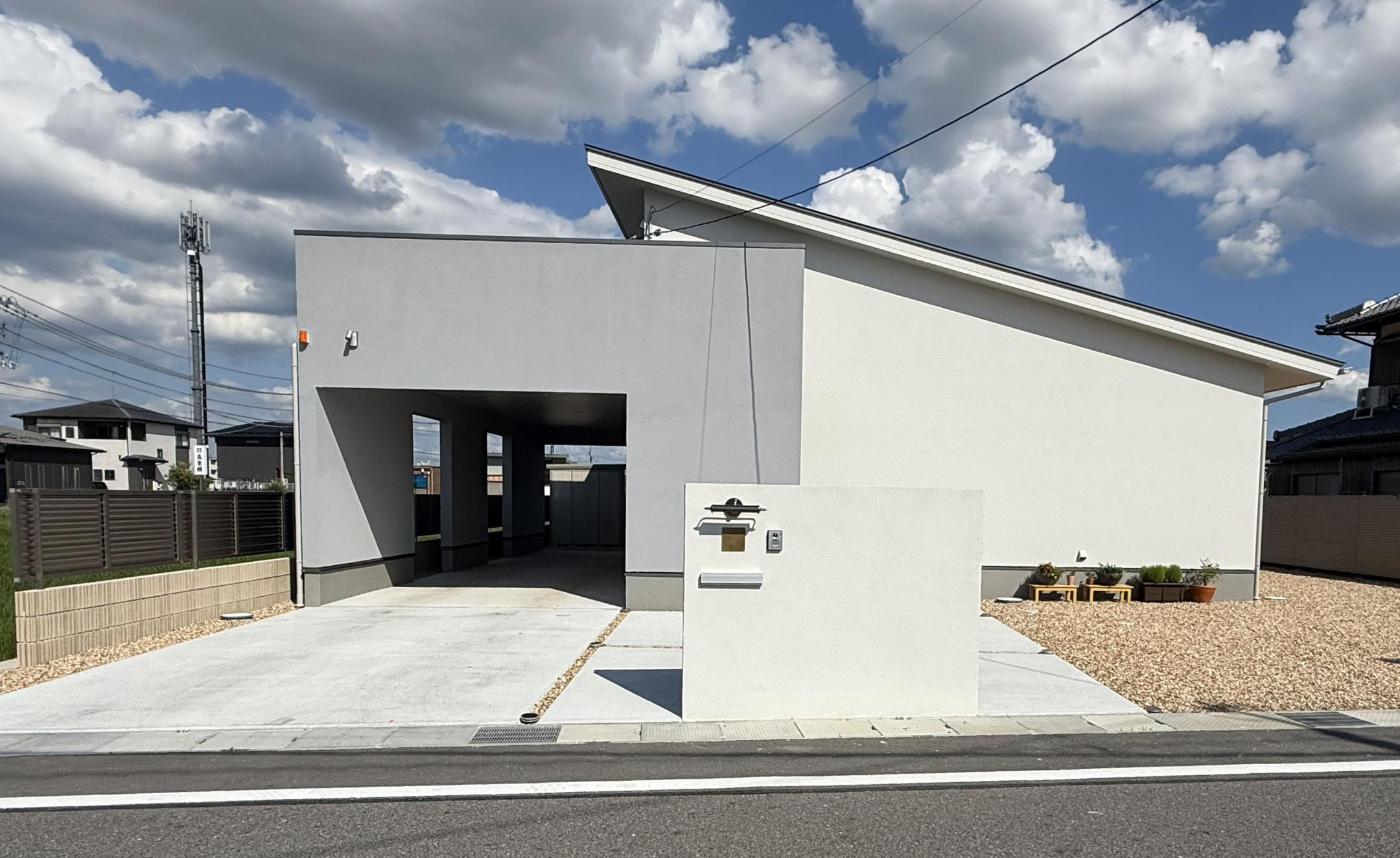 ガレージ付き平屋のエコハウス